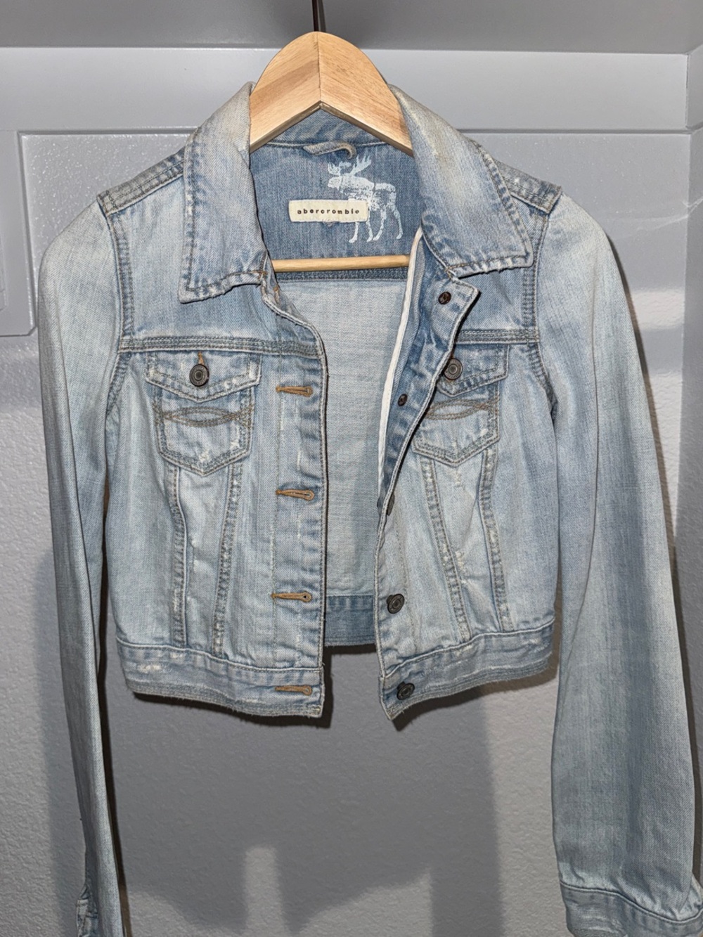 Vintage 00’s Abercrombie Light Blue Cropped Distressed Denim Jacket